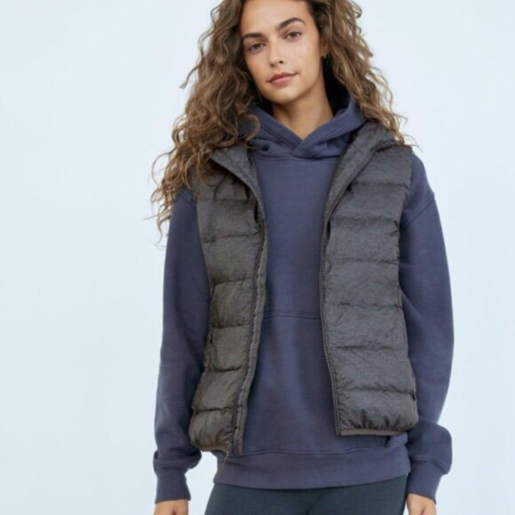 New! Aritzia Little Puff Vest Black Size Small - Picture 1 of 7